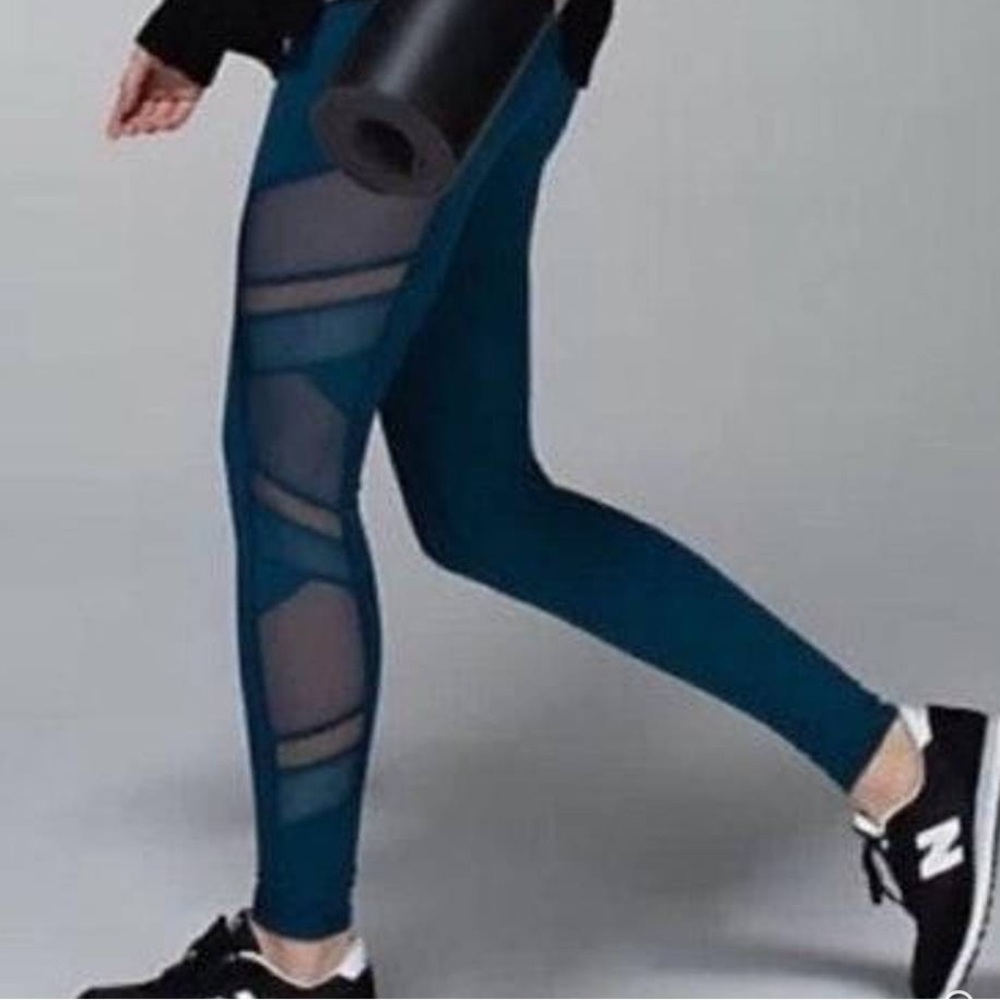 Lululemon Mesh Just Breathe Pant Luxtreme - Alberta Lake - Sz 4